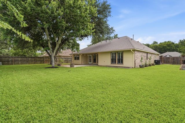 1996 Brentwood Drive, Alvin, TX 77511