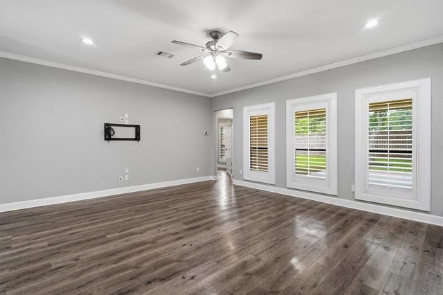 1996 Brentwood Drive, Alvin, TX 77511