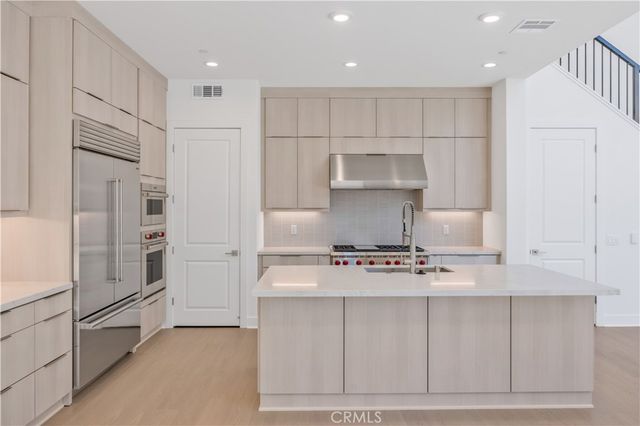 169 Creation, Irvine, CA 92618