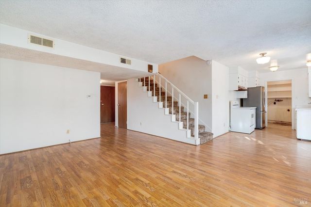 5158 Parkhurst Dr, Santa Rosa, CA 95409