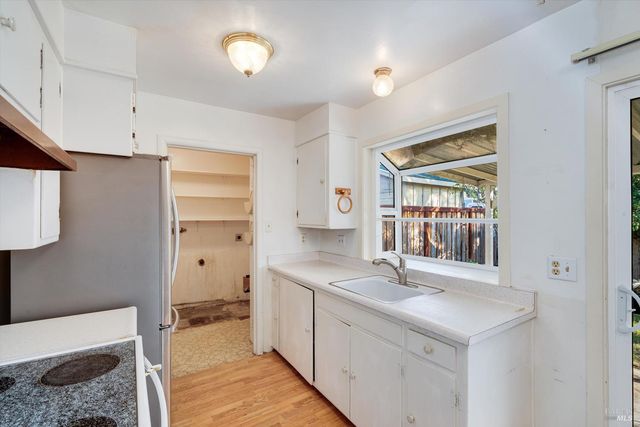 5158 Parkhurst Dr, Santa Rosa, CA 95409