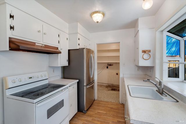 5158 Parkhurst Dr, Santa Rosa, CA 95409