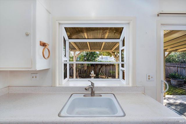 5158 Parkhurst Dr, Santa Rosa, CA 95409