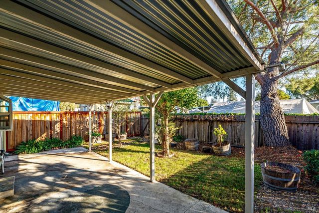 5158 Parkhurst Dr, Santa Rosa, CA 95409