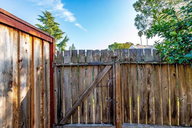 5158 Parkhurst Dr, Santa Rosa, CA 95409