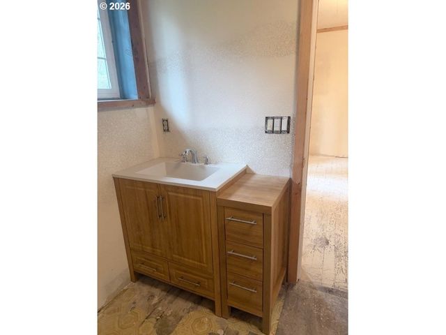 119 BONANZA MINE Rd, Sutherlin, OR 97479