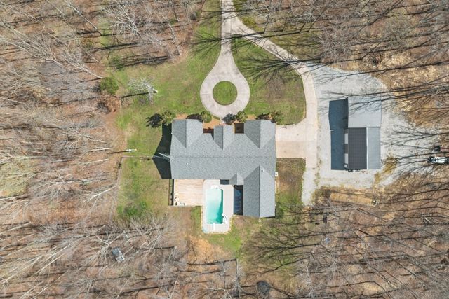 662 Oak Shadow Dr, New Johnsonville, TN 37134