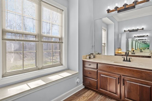 662 Oak Shadow Dr, New Johnsonville, TN 37134