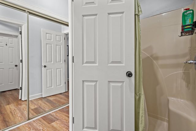 662 Oak Shadow Dr, New Johnsonville, TN 37134