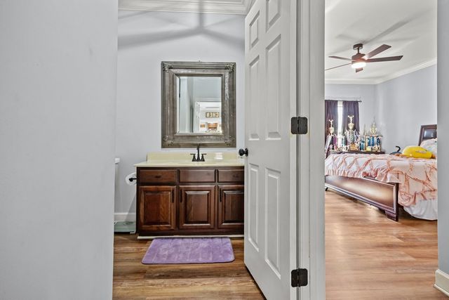 662 Oak Shadow Dr, New Johnsonville, TN 37134