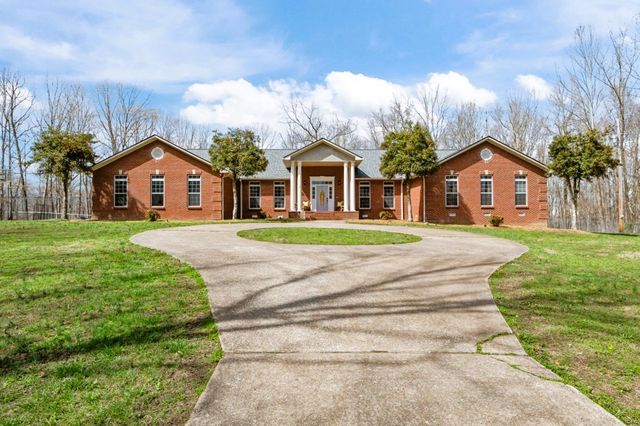662 Oak Shadow Dr, New Johnsonville, TN 37134
