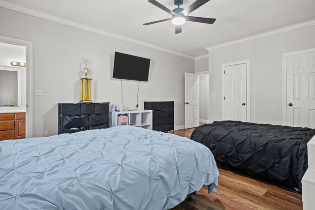 662 Oak Shadow Dr, New Johnsonville, TN 37134