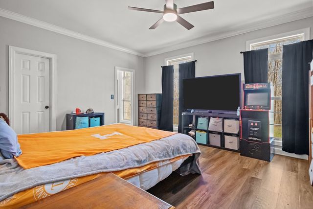 662 Oak Shadow Dr, New Johnsonville, TN 37134