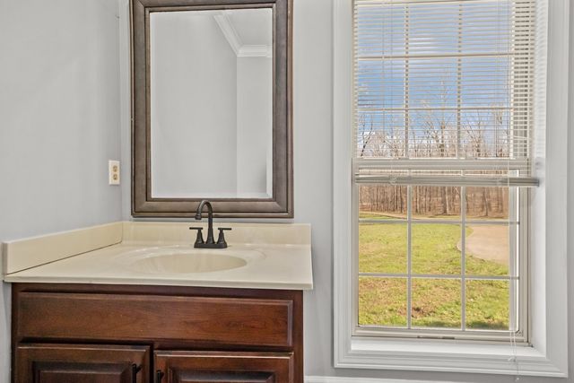 662 Oak Shadow Dr, New Johnsonville, TN 37134