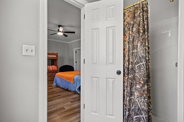 662 Oak Shadow Dr, New Johnsonville, TN 37134