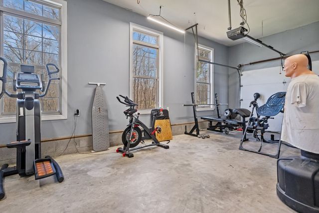 662 Oak Shadow Dr, New Johnsonville, TN 37134