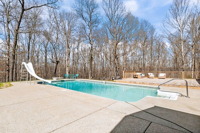 662 Oak Shadow Dr, New Johnsonville, TN 37134