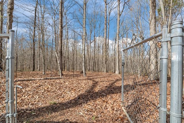 662 Oak Shadow Dr, New Johnsonville, TN 37134