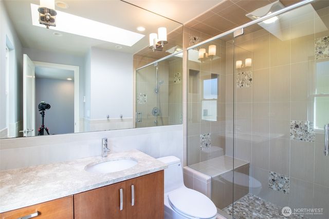 18217 NE 21st Street, Redmond, WA 98052