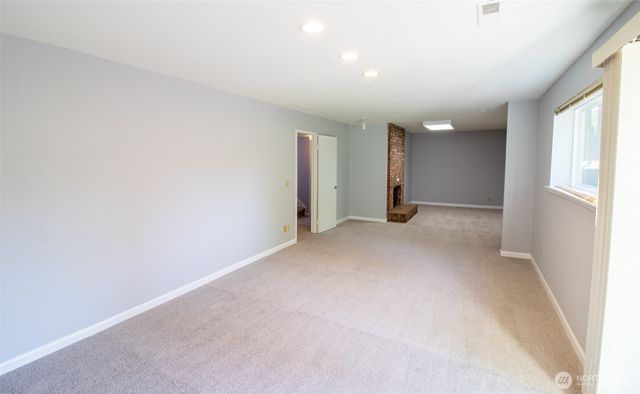 18217 NE 21st Street, Redmond, WA 98052