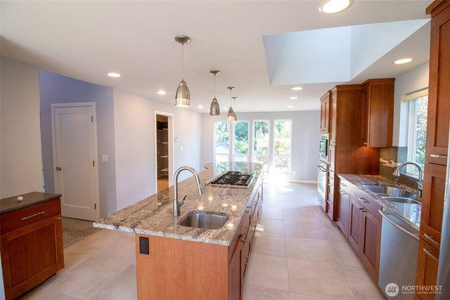 18217 NE 21st Street, Redmond, WA 98052
