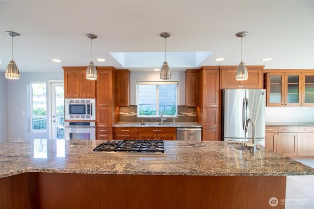 18217 NE 21st Street, Redmond, WA 98052