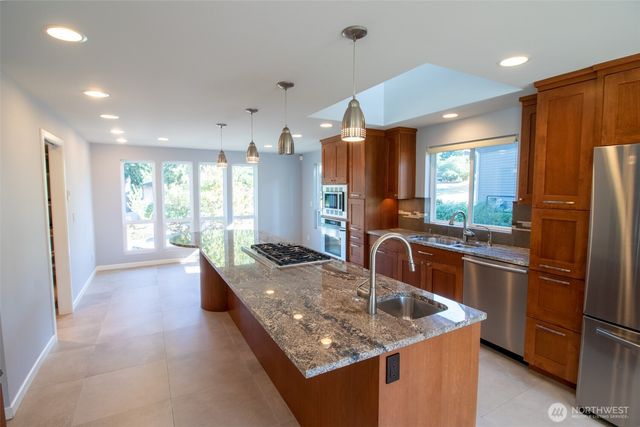 18217 NE 21st Street, Redmond, WA 98052