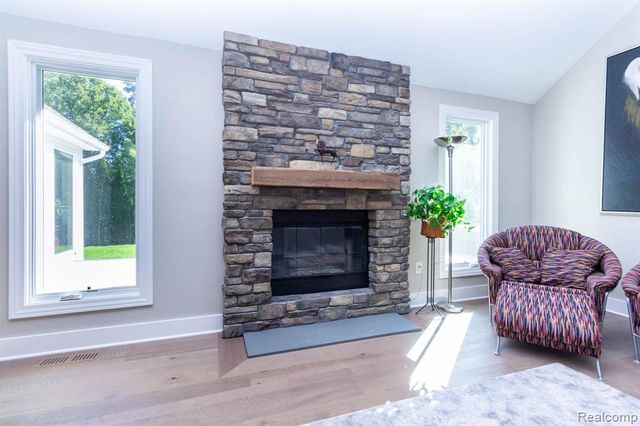 24924 Glenda Street, Novi, MI 48375