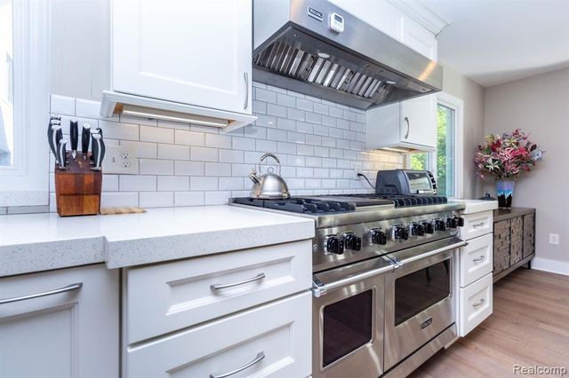 24924 Glenda Street, Novi, MI 48375