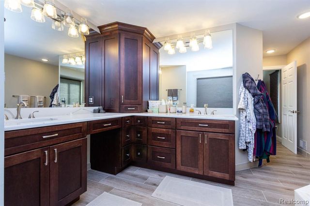 24924 Glenda Street, Novi, MI 48375