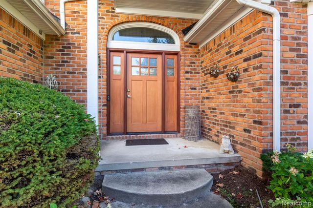 24924 Glenda Street, Novi, MI 48375