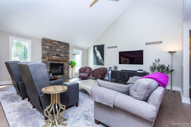 24924 Glenda Street, Novi, MI 48375