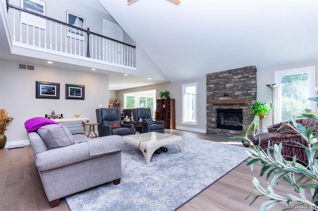 24924 Glenda Street, Novi, MI 48375