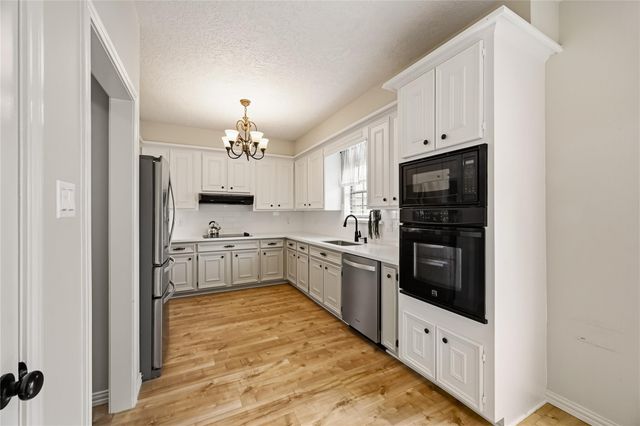 706 Fernglade Drive, Richmond, TX 77406