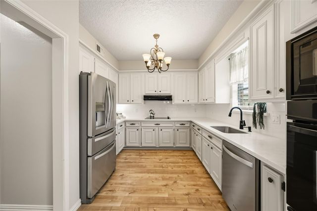 706 Fernglade Drive, Richmond, TX 77406