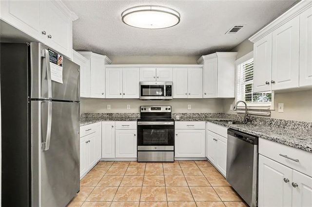 4489 Chestnut Lake Avenue, Lithonia, GA 30038