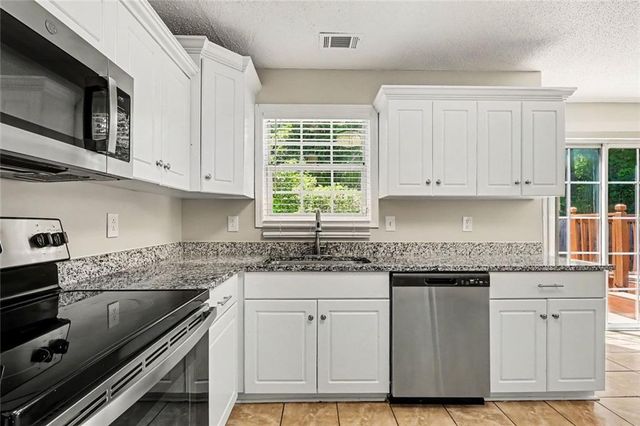 4489 Chestnut Lake Avenue, Lithonia, GA 30038