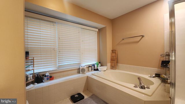 6453 SPRINGHOUSE CIR, Clifton, VA 20124