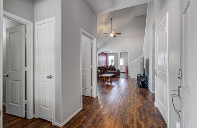 1703 Thornhampton Court, Houston, TX 77014
