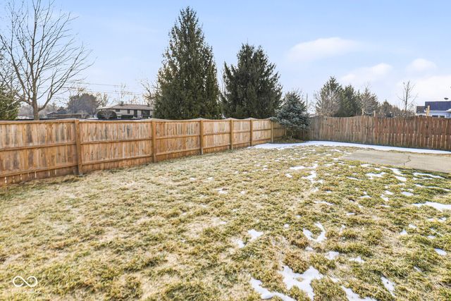 8215 Wheatfield Court, Indianapolis, IN 46113