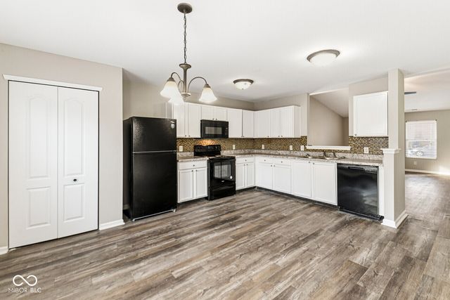 8215 Wheatfield Court, Indianapolis, IN 46113