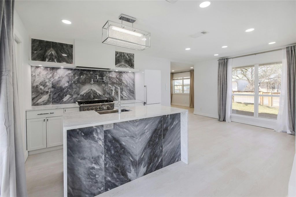 8505 Spearman DR, Austin, TX 78757