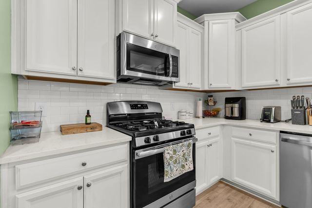 1009 Mossy Rock Drive, Summerville, SC 29485