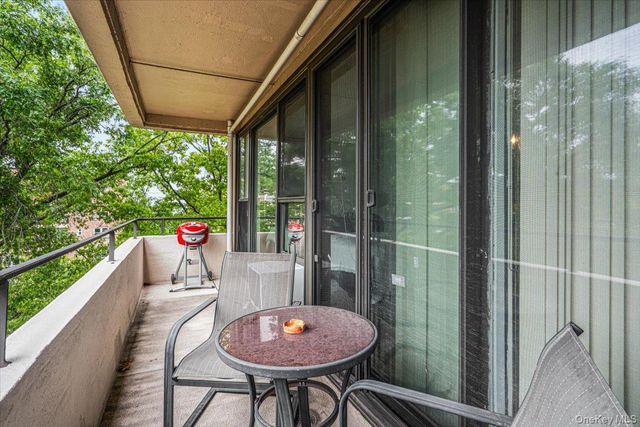 162-10 Powells Cove Boulevard 7D, Beechhurst, NY 11357