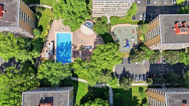 162-10 Powells Cove Boulevard 7D, Beechhurst, NY 11357