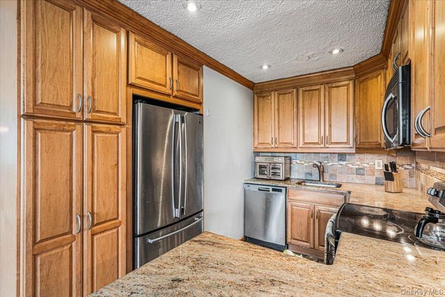 162-10 Powells Cove Boulevard 7D, Beechhurst, NY 11357