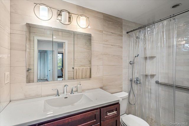 162-10 Powells Cove Boulevard 7D, Beechhurst, NY 11357