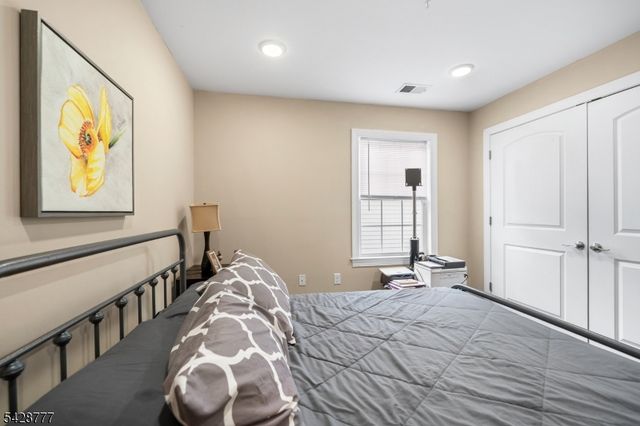 117 Sayre St, Elizabeth City, NJ 07208