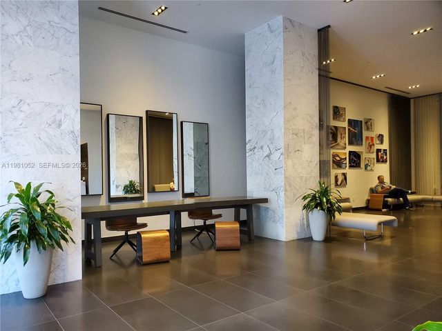 1600 NE 1st Ave 1801, Miami, FL 33132