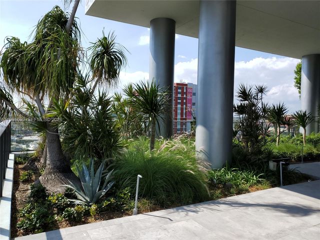 1600 NE 1st Ave 1801, Miami, FL 33132